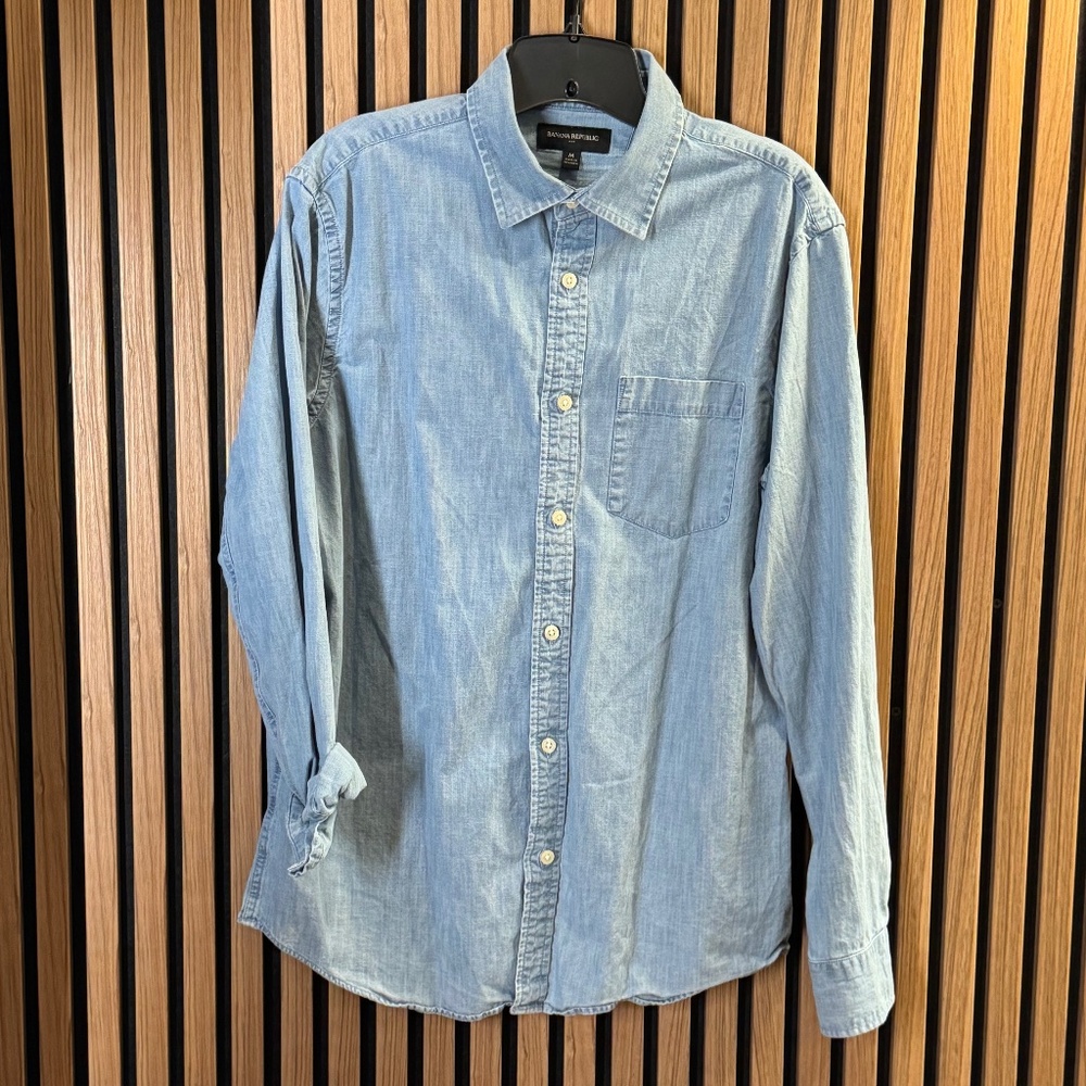 Banana Republic Factory Medium Chambray Shirt (Blue)